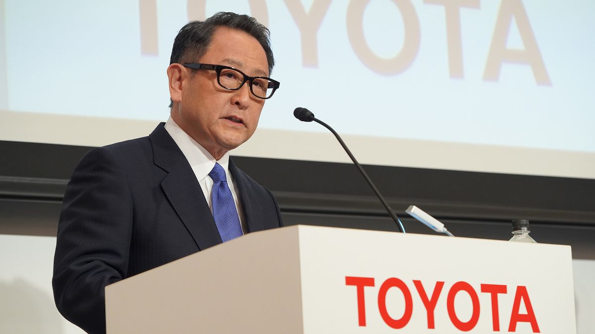 Šéf japonské automobilky Toyota Akio Tojoda odstupuje